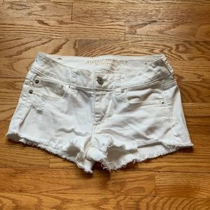WHITE DENIM SHORTS